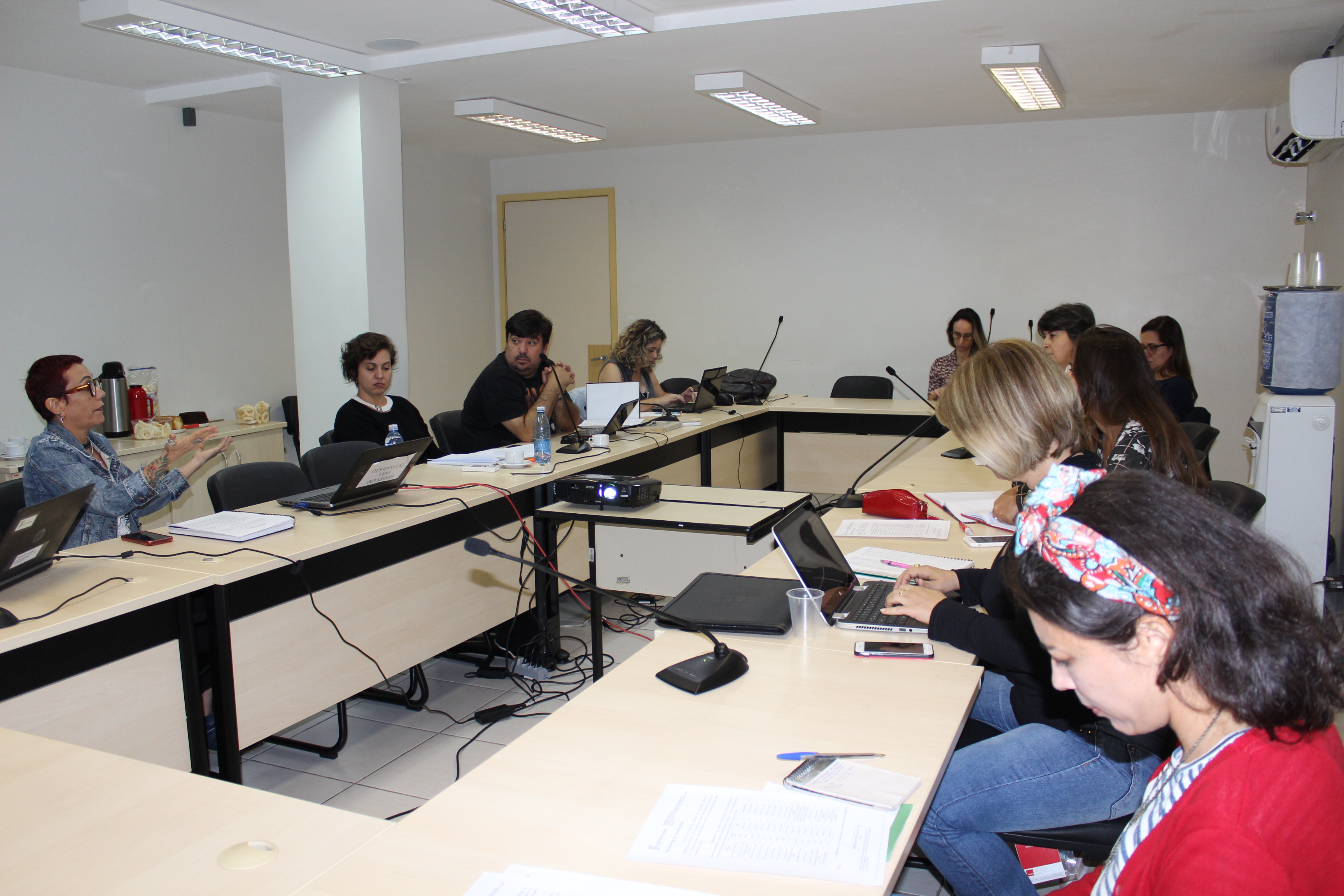 Antes da realização da consulta pública da minuta final, a comunidade acadêmica dos câmpus participará das consultas locais, a partir de listas de verificação sobre temas complexos Antes da realização da consulta pública da minuta final, a comunidade acadêmica dos câmpus participará das consultas locais, a partir de listas de verificação sobre temas complexos
