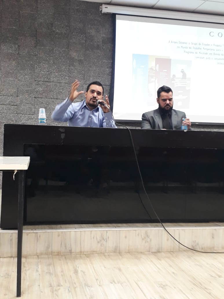palestra no lançamento do livro, realizada na Universidade Federal de Uberlândia (UFU) palestra no lançamento do livro, realizada na Universidade Federal de Uberlândia (UFU)
