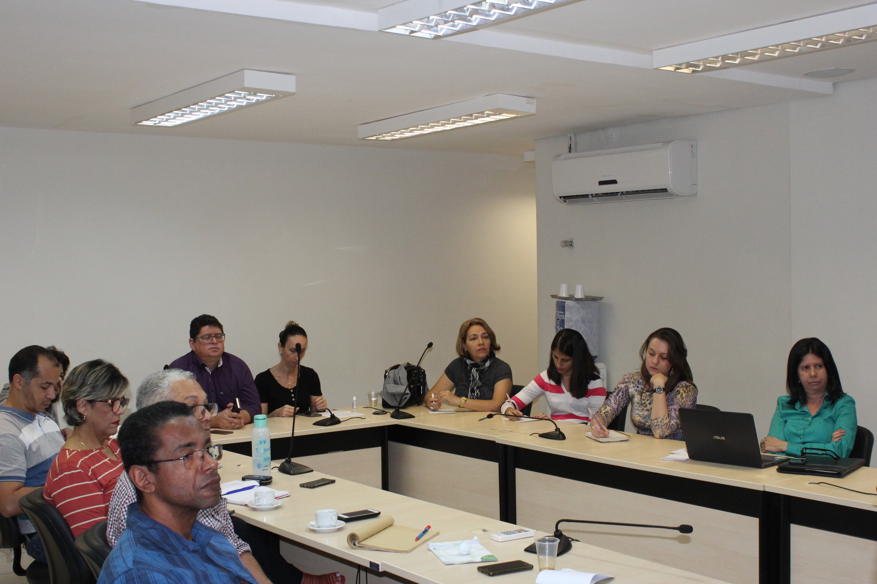 Gestores e servidores de diversas áreas participam da reunião para dar início ao planejamento Gestores e servidores de diversas áreas participam da reunião para dar início ao planejamento