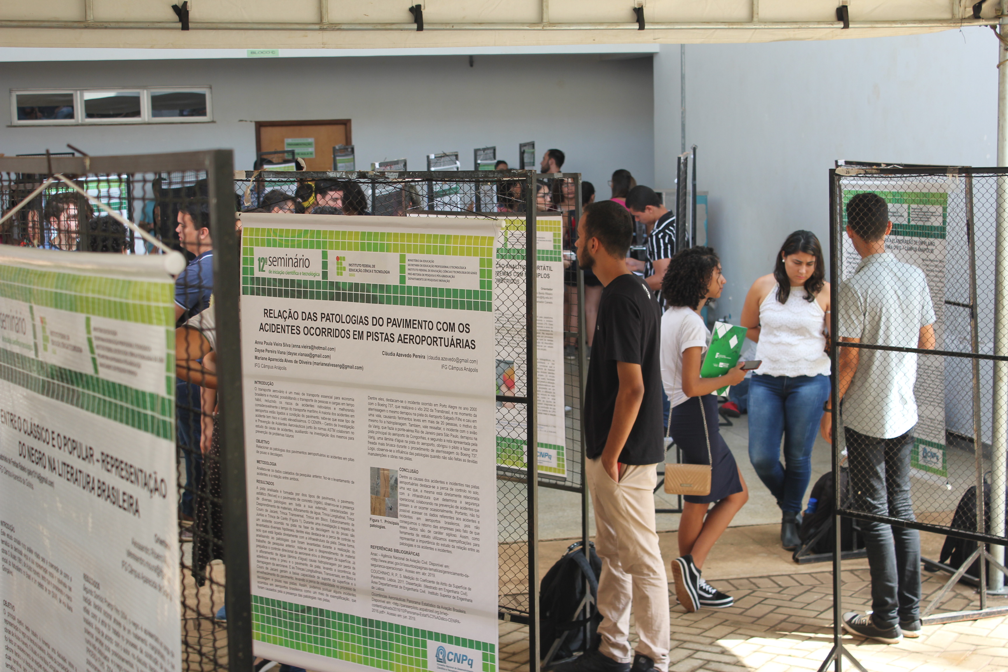 Apresentação de pôster no 12º SICT Apresentação de pôster no 12º SICT