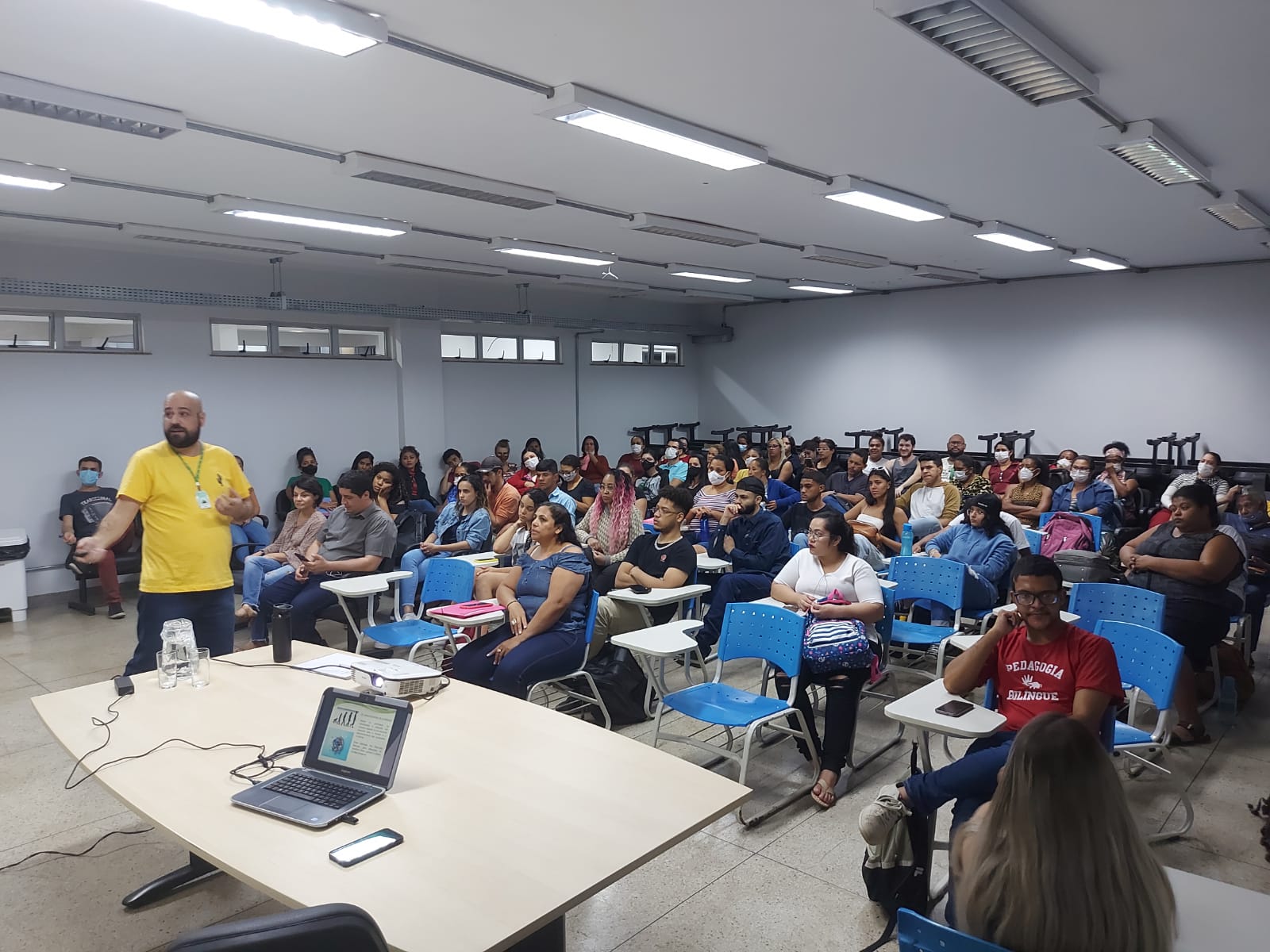 A palestra “Os resíduos sólidos e a questão ambiental”, foi ministrada no Câmpus Aparecida de Goiânia pelo professor Sandro Morais Pimenta, que é docente no Câmpus Goiânia do IFG A palestra “Os resíduos sólidos e a questão ambiental”, foi ministrada no Câmpus Aparecida de Goiânia pelo professor Sandro Morais Pimenta, que é docente no Câmpus Goiânia do IFG