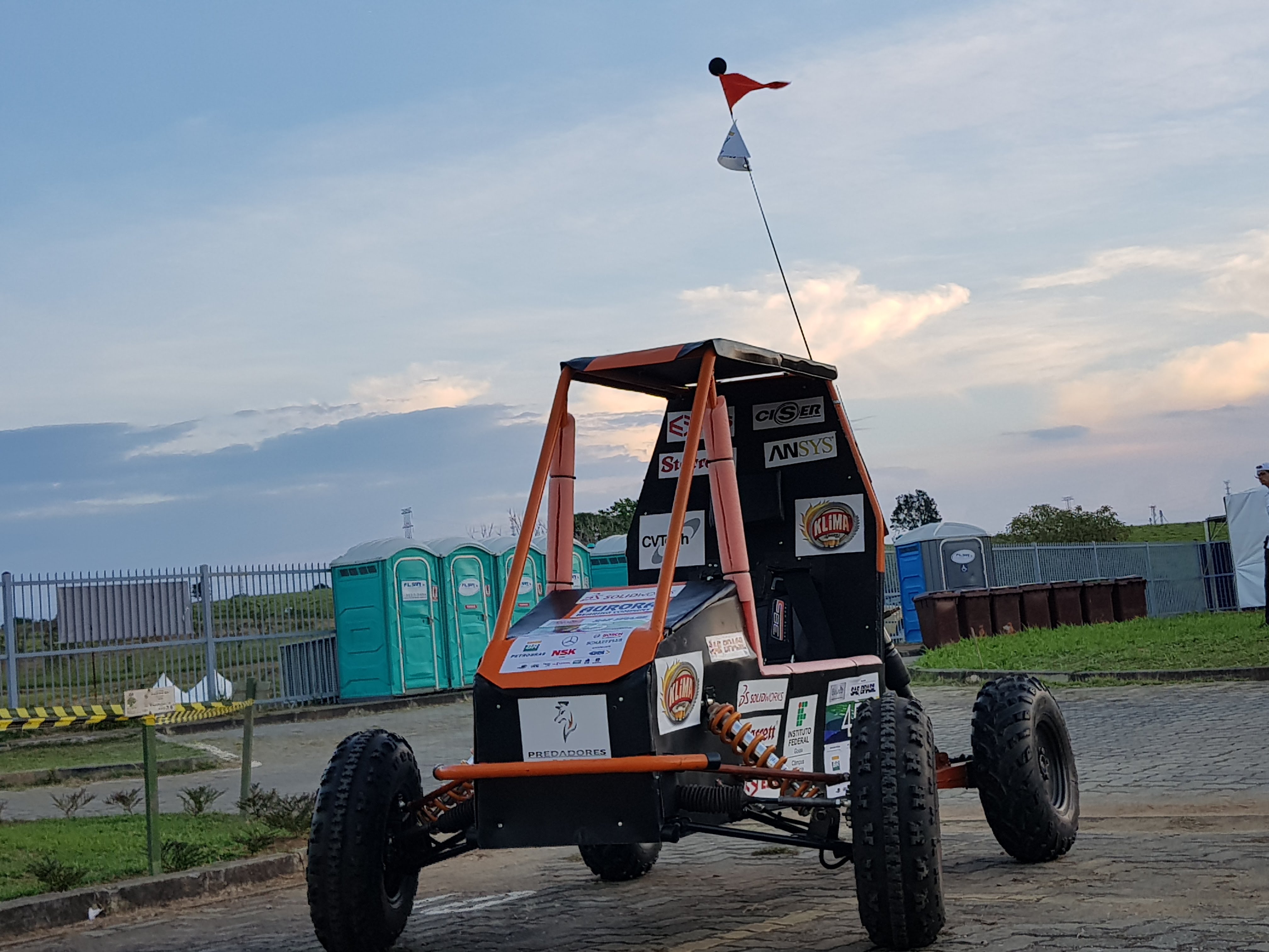 Carro off road finalizado, exposto durante a 24ª Competição Baja SAE Brasil Carro off road finalizado, exposto durante a 24ª Competição Baja SAE Brasil